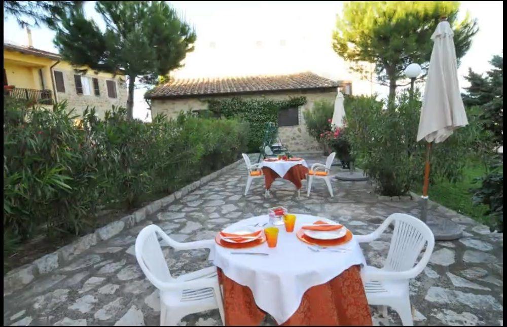 Agriturismo La Ginestrella Civitella D'Arna Екстер'єр фото