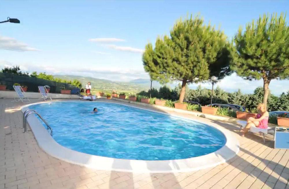 Agriturismo La Ginestrella Civitella D'Arna Екстер'єр фото