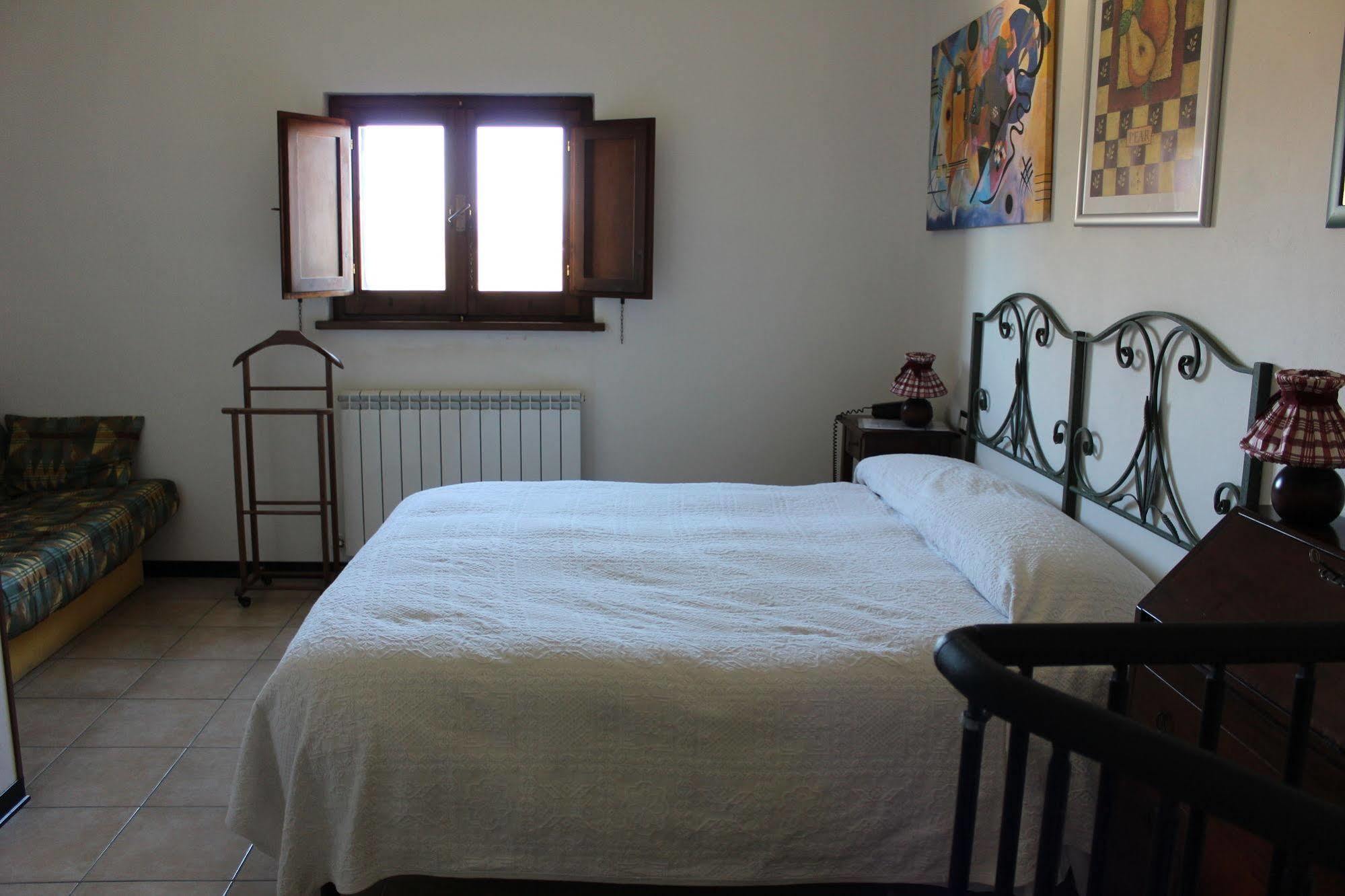 Agriturismo La Ginestrella Civitella D'Arna Екстер'єр фото